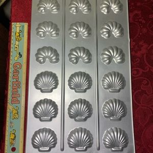 1984 Wilton Viennese Cookie Mold